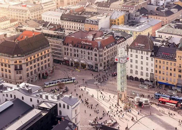 Modern 4 Guests Comfortable Bed And Sofa Bed *