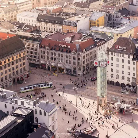 Modern 4 Guests Comfortable Bed And Sofa Bed *